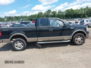 2004 Ford F-150 XLT z VIN 1FTPX14504NB38703, wystawiony jako IAAI lot #42680250 z przebiegiem 135 335 mil mil oraz . Historia ofert i sprzedaży dostępna na DreamBid. Obrazek 13.