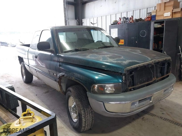 1998 Dodge Ram 1500 with VIN 3B7HF13Z1WG234475, listed as a IAAI auction lot 41523893 with 195,646 mi miles. Bid and sale history available at carsss.com. Image 1.