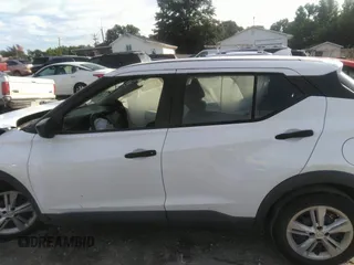 2022 Nissan Kicks S z VIN 3N1CP5BV7NL522054, wystawiony jako IAAI lot #42445264 z przebiegiem 42 648 mil mil oraz . Historia ofert i sprzedaży dostępna na DreamBid. Obrazek 14.