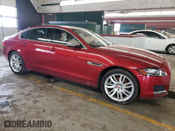 2016 Jaguar XF 35t Prestige z VIN SAJBK4BV2GCY12168, wystawiony jako Copart lot #53254134 z przebiegiem 63 524 mil mil oraz Szkoda całkowita • Salvage title. Historia ofert i sprzedaży dostępna na DreamBid. Obrazek 4.