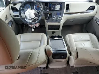 2016 Toyota Sienna Limited z VIN 5TDDK3DC8GS129290, wystawiony jako Copart lot #57039465 z przebiegiem 123 372 mil mil oraz Szkoda całkowita • Salvage title. Historia ofert i sprzedaży dostępna na DreamBid. Obrazek 8.