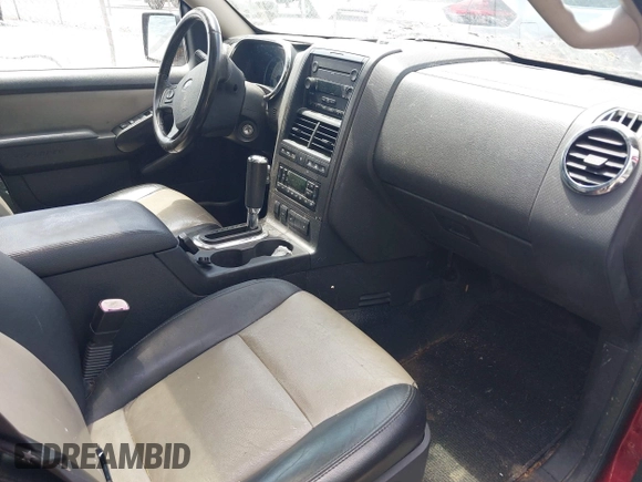 2007 Ford Explorer Sport Trac Limited with VIN 1FMEU53847UA15852, listed as a IAAI auction lot 42256738 with 256,712 mi miles and . Bid and sale history available at DreamBid. Image 5.