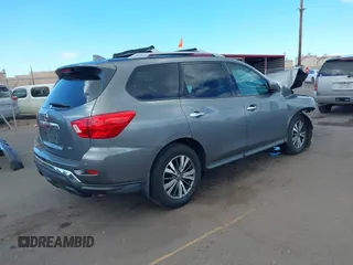 2020 Nissan Pathfinder SV z VIN 5N1DR2BN1LC617160, wystawiony jako IAAI lot #42014922 z przebiegiem 34 547 mil mil oraz . Historia ofert i sprzedaży dostępna na DreamBid. Obrazek 4.