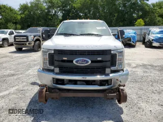 2018 Ford F-350 Platinum with VIN 1FT7W3B65JEC21002, listed as a Copart auction lot 57288995 with 157,662 mi miles and Salvage title. Bid and sale history available at DreamBid. Image 5.