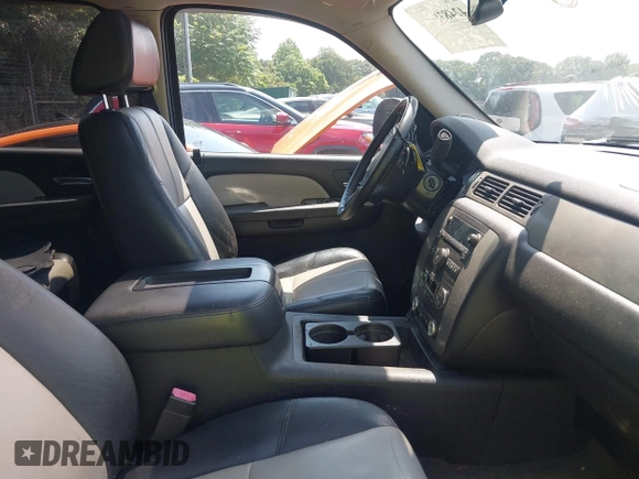 2008 Chevrolet Avalanche LS with VIN 3GNFK12398G190493, listed as a IAAI auction lot 42483068 with 211,675 mi miles and . Bid and sale history available at DreamBid. Image 5.
