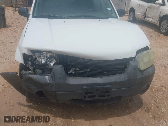 2005 Ford Escape XLT with VIN 1FMYU03125KE16019, listed as a IAAI auction lot 42256715 with 222,592 mi miles and . Bid and sale history available at DreamBid. Image 6.