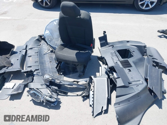 2020 Ford Police Interceptor Utility z VIN 1FM5K8AB6LGA19058, wystawiony jako IAAI lot #42223865 z przebiegiem 67 047 mil mil oraz . Historia ofert i sprzedaży dostępna na DreamBid. Obrazek 12.