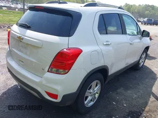 2017 Chevrolet Trax LT with VIN 3GNCJLSB3HL271229, listed as a IAAI auction lot 42011903 with 140,465 mi miles. Bid and sale history available at carsss.com. Image 4.
