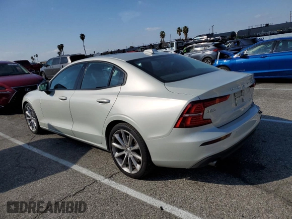2019 Volvo S60 Momentum with VIN 7JR102FK8KG001031, listed as a Copart auction lot 44805915 with 34,688 mi miles and Salvage Title. Bid and sale history available at carsss.com. Image 2.