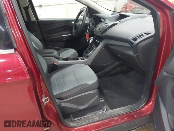 2013 Ford Escape SE z VIN 1FMCU9GX8DUC10980, wystawiony jako IAAI lot #42069613 z przebiegiem 153 890 mil mil oraz . Historia ofert i sprzedaży dostępna na DreamBid. Obrazek 5.