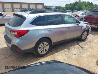 2018 Subaru Outback Premium z VIN 4S4BSAFC0J3207249, wystawiony jako IAAI lot #42231885 z przebiegiem 95 739 mil mil oraz . Historia ofert i sprzedaży dostępna na DreamBid. Obrazek 4.
