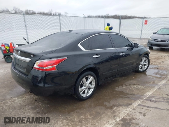 2015 Nissan Altima S with VIN 1N4AL3APXFN394083, listed as a IAAI auction lot 41537949 with 113,554 mi miles and . Bid and sale history available at DreamBid. Image 4.