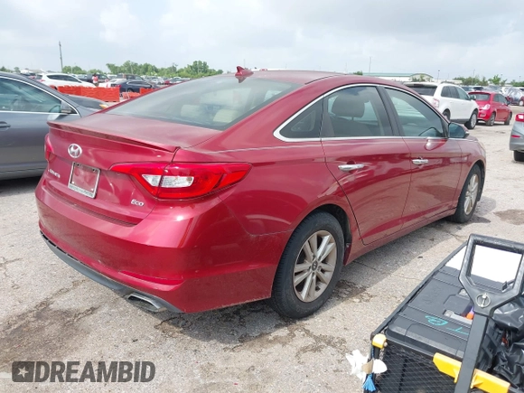 2015 Hyundai Sonata Eco z VIN 5NPE24AA9FH137173, wystawiony jako IAAI lot #42504289 z przebiegiem 126 905 mil mil oraz . Historia ofert i sprzedaży dostępna na DreamBid. Obrazek 4.