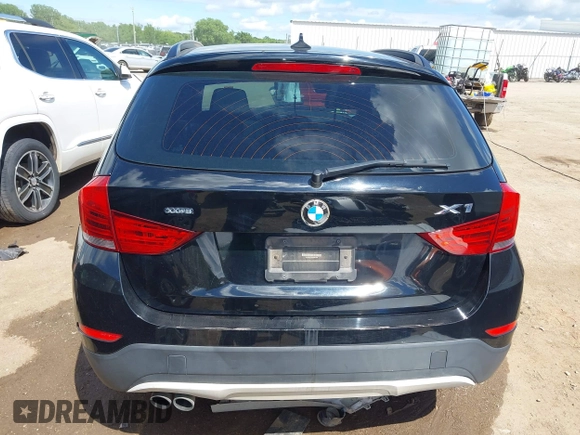 2013 BMW X1 28i z VIN WBAVM1C52DVW41549, wystawiony jako IAAI lot #42207042 z przebiegiem 74 689 mil mil oraz . Historia ofert i sprzedaży dostępna na DreamBid. Obrazek 16.