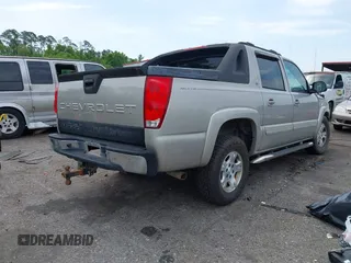 2005 Chevrolet Avalanche Z66 z VIN 3GNEC12Z05G231960, wystawiony jako IAAI lot #42198445 z przebiegiem 225 245 mil mil oraz . Historia ofert i sprzedaży dostępna na DreamBid. Obrazek 4.
