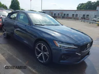 2024 Volvo S60 Plus Dark Theme с VIN 7JRL12FL9RG294057, выставлен на аукционе IAAI как лот 42231808 с пробегом 10 415 миль миль и . История ставок и продаж доступна на DreamBid. Изображение 1.