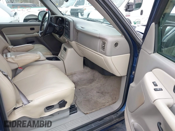 2002 GMC Yukon XL SLT with VIN 1GKFK16ZX2J194294, listed as a IAAI auction lot 41945532 with 256,253 mi miles. Bid and sale history available at carsss.com. Image 5.