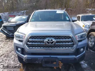 2017 Toyota Tacoma SR5 with VIN 3TMCZ5AN2HM102404, listed as a IAAI auction lot 41558886 with 41,248 mi miles. Bid and sale history available at carsss.com. Image 12.