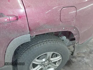 2019 GMC Acadia SLE z VIN 1GKKNRLA6KZ247285, wystawiony jako IAAI lot #41393392 z przebiegiem 97 199 mil mil oraz . Historia ofert i sprzedaży dostępna na DreamBid. Obrazek 19.