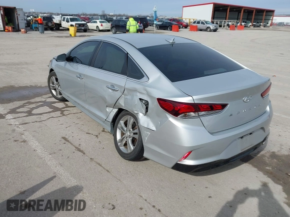 2018 Hyundai Sonata Limited with VIN 5NPE34AF8JH611390, listed as a IAAI auction lot 41550336 with 30,357 mi miles. Bid and sale history available at carsss.com. Image 3.