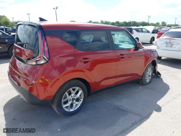 2025 Kia Soul LX with VIN KNDJ23AU0S7257011, listed as a IAAI auction lot 41952117 with 877 mi miles. Bid and sale history available at carsss.com. Image 4.