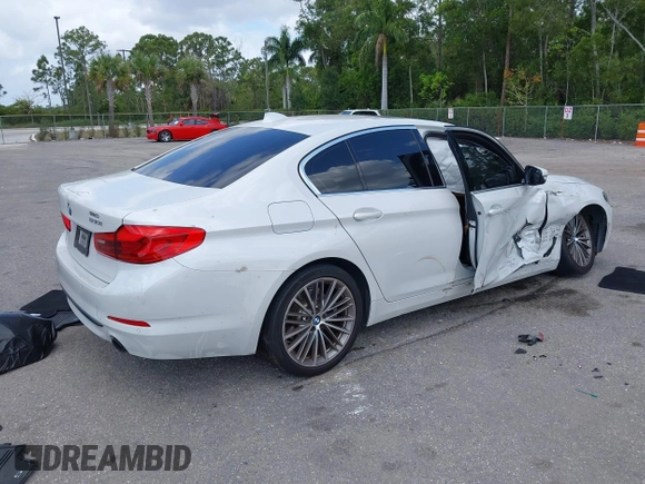 2020 BMW 5 Series 530i z VIN WBAJR3C02LWW65567, wystawiony jako IAAI lot #42113467 z przebiegiem 51 300 mil mil oraz . Historia ofert i sprzedaży dostępna na DreamBid. Obrazek 4.