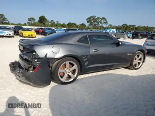 2010 Chevrolet Camaro 2SS z VIN 2G1FT1EW2A9178805, wystawiony jako Copart lot #64282813 z przebiegiem 87 771 mil mil oraz Szkody całkowita. Historia ofert i sprzedaży dostępna na DreamBid. Obrazek 3.