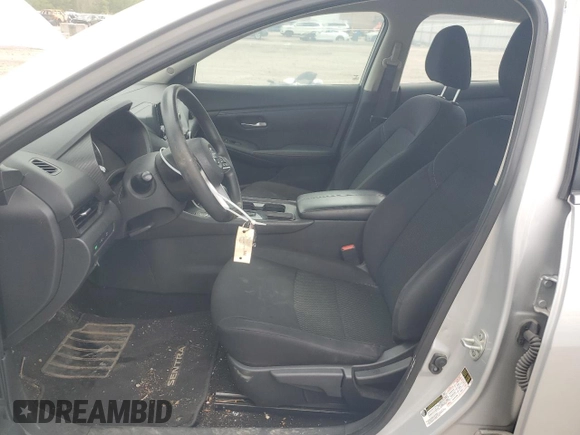 2021 Nissan Sentra S z VIN 3N1AB8BV1MY252750, wystawiony jako Copart lot #55727335 z przebiegiem 83 856 mil mil oraz Szkoda całkowita • Salvage title. Historia ofert i sprzedaży dostępna na DreamBid. Obrazek 7.