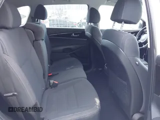 2018 Kia Sorento LX with VIN 5XYPG4A3XJG380986, listed as a IAAI auction lot 41732312 with 86,927 mi miles. Bid and sale history available at carsss.com. Image 8.