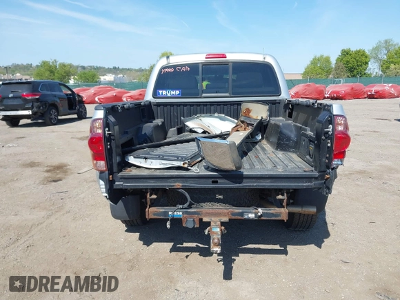 2006 Toyota Tacoma z VIN 5TELU42N66Z147725, wystawiony jako IAAI lot #42097752 z przebiegiem 206 452 mil mil oraz . Historia ofert i sprzedaży dostępna na DreamBid. Obrazek 15.