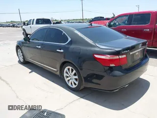 2007 Lexus LS 460 z VIN JTHBL46F375025263, wystawiony jako IAAI lot #42372108 z przebiegiem 172 558 mil mil oraz . Historia ofert i sprzedaży dostępna na DreamBid. Obrazek 3.
