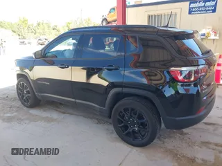 2022 Jeep Compass Latitude Lux z VIN 3C4NJDFB8NT127866, wystawiony jako IAAI lot #41859265 z przebiegiem 29 005 mil mil oraz . Historia ofert i sprzedaży dostępna na DreamBid. Obrazek 14.