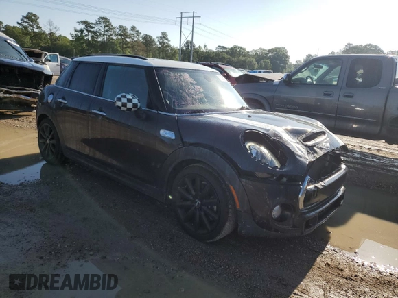 2016 MINI Hardtop 4 Door S z VIN WMWXU3C52G2B67552, wystawiony jako Copart lot #55983245 z przebiegiem 85 180 mil mil oraz Szkody całkowita. Historia ofert i sprzedaży dostępna na DreamBid. Obrazek 4.