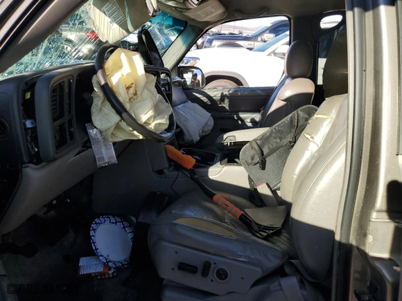 2003 Chevrolet Tahoe Z71 with VIN 1GNEK13T03R137393, listed as a Copart auction lot 86748334 with 0 mi miles and Salvage Title. Bid and sale history available at carsss.com. Image 7.