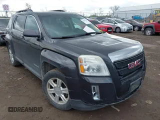 2015 GMC Terrain SLE z VIN 2GKALREK4F6362881, wystawiony jako IAAI lot #42073538 z przebiegiem 146 654 mil mil oraz . Historia ofert i sprzedaży dostępna na DreamBid. Obrazek 1.