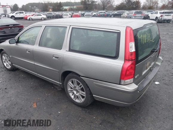 2006 Volvo V70 2.4L with VIN YV1SW640X62590834, listed as a IAAI auction lot 41113922 with 253,254 mi miles. Bid and sale history available at carsss.com. Image 3.