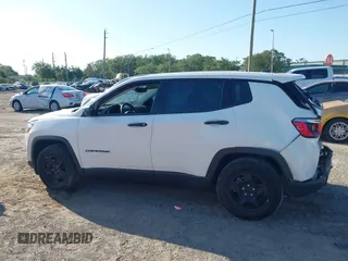 2020 Jeep Compass Sport с VIN 3C4NJCAB9LT134159, выставлен на аукционе IAAI как лот 42590521 с пробегом 57 507 миль миль и . История ставок и продаж доступна на DreamBid. Изображение 14.