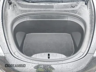 2018 Tesla Model 3 Long Range Battery z VIN 5YJ3E1EB1JF170479, wystawiony jako IAAI lot #42290687 z przebiegiem 69 495 mil mil oraz . Historia ofert i sprzedaży dostępna na DreamBid. Obrazek 10.