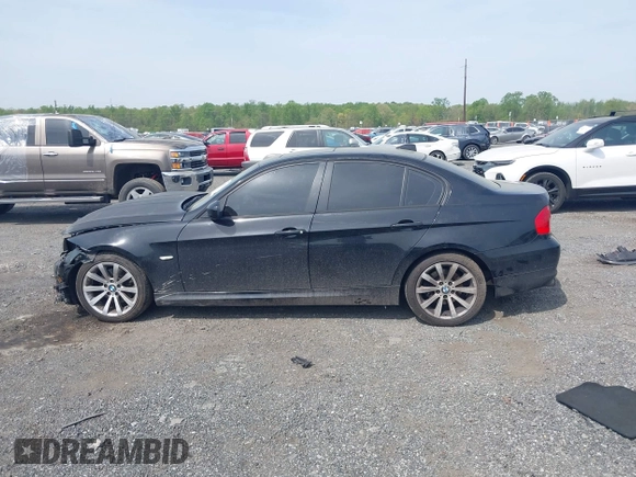 2009 BMW 3 Series 328i z VIN WBAPH73509A173870, wystawiony jako IAAI lot #42113515 z przebiegiem 177 872 mil mil oraz . Historia ofert i sprzedaży dostępna na DreamBid. Obrazek 14.