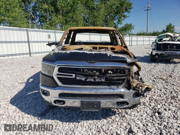 2019 Ram 1500 Big Horn z VIN 1C6SRFFT4KN794615, wystawiony jako Copart lot #62704435 z przebiegiem Nie podano mil oraz Szkoda całkowita • Salvage title. Historia ofert i sprzedaży dostępna na DreamBid. Obrazek 5.
