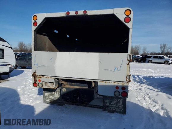 2017 Ford F-550 XL z VIN 1FDUF5GT4HDA08499, wystawiony jako Copart lot #41792125 z przebiegiem 105 467 mil mil oraz Tytuł czysty. Historia ofert i sprzedaży dostępna na DreamBid. Obrazek 6.