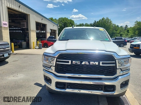 2019 Ram 2500 Tradesman with VIN 3C6UR5CL1KG598101, listed as a IAAI auction lot 42667301 with 90,262 mi miles and . Bid and sale history available at DreamBid. Image 39.
