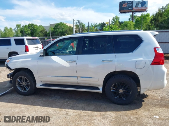 2013 Lexus GX 460 Premium z VIN JTJJM7FX8D5056053, wystawiony jako IAAI lot #42167295 z przebiegiem 189 652 mil mil oraz . Historia ofert i sprzedaży dostępna na DreamBid. Obrazek 14.