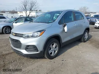 2018 Chevrolet Trax LS with VIN KL7CJNSB4JB723374, listed as a IAAI auction lot 41670962 with 106,826 mi miles. Bid and sale history available at carsss.com. Image 2.