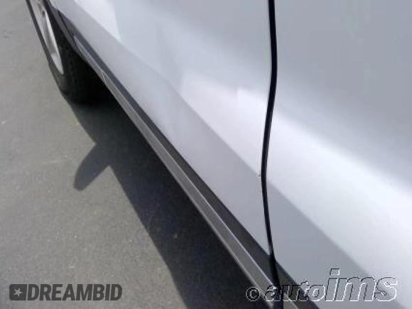 2017 Ford Explorer XLT z VIN 1FM5K8D83HGD73353, wystawiony jako IAAI lot #42568753 z przebiegiem 119 689 mil mil oraz . Historia ofert i sprzedaży dostępna na DreamBid. Obrazek 5.