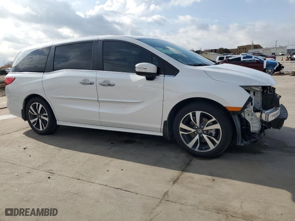 2024 Honda Odyssey Touring with VIN 5FNRL6H85RB003180, listed as a Copart auction lot 84537254 with 14,701 mi miles and Clean Title. Bid and sale history available at carsss.com. Image 4.
