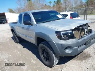 2008 Toyota Tacoma with VIN 5TEUU42NX8Z505724, listed as a IAAI auction lot 41635356 with 179,140 mi miles and . Bid and sale history available at carsss.com. Image 1.