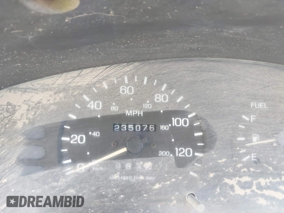 1996 Nissan Sentra XE z VIN 1N4AB41D3TC716326, wystawiony jako IAAI lot #42455181 z przebiegiem 235 076 mil mil oraz . Historia ofert i sprzedaży dostępna na DreamBid. Obrazek 7.