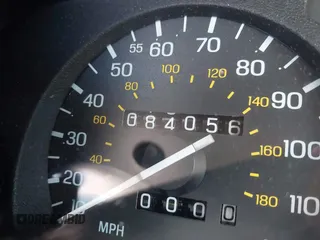 1996 Ford Thunderbird LX with VIN 1FALP62W1TH100925, listed as a IAAI auction lot 41289811 with 84,056 mi miles and . Bid and sale history available at DreamBid. Image 15.