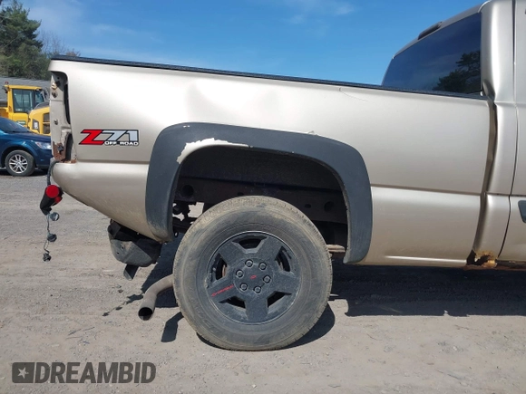 2005 Chevrolet Silverado 1500 Z71 with VIN 2GCEK19B951171707, listed as a IAAI auction lot 42062775 with 129,044 mi miles and . Bid and sale history available at DreamBid. Image 17.